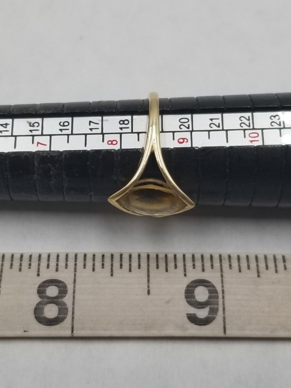 C&L 10k gold==Citrine gemstone ==8 1/2 sz==2.07 grams - Picture 11 of 12